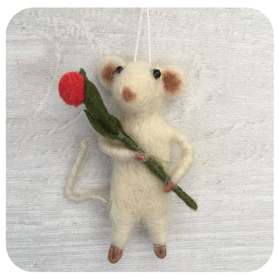 Mini Mouse Romance