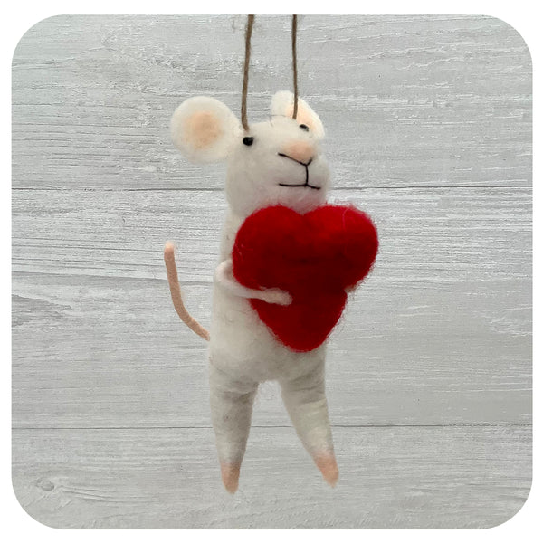 Mouse with Big Heart - Davenport Garden Centre