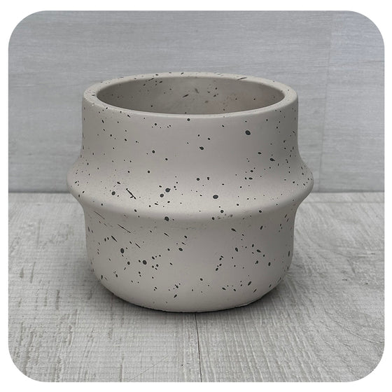 Cream Speckled Ridge Pot