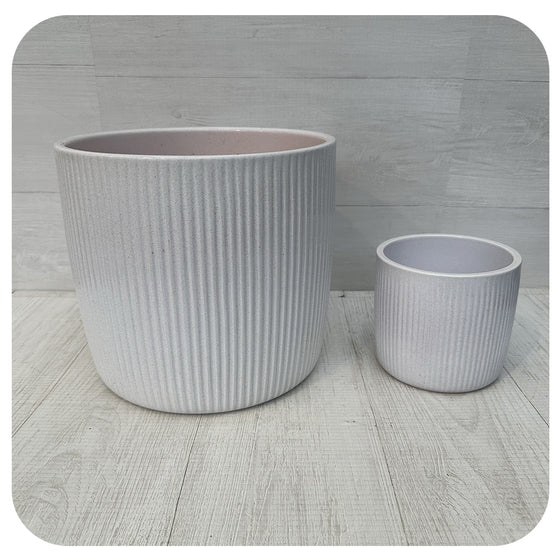 Ribbed Perla White Ceramic Pot
