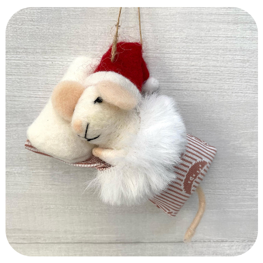 Sleepytime Sally Felt Mouse
