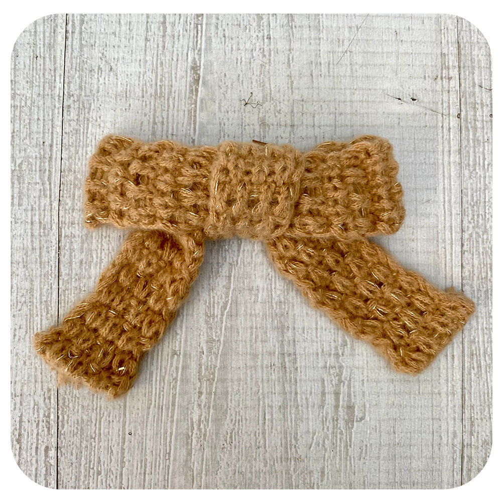 Knitted Beige and Gold Bow with Clip