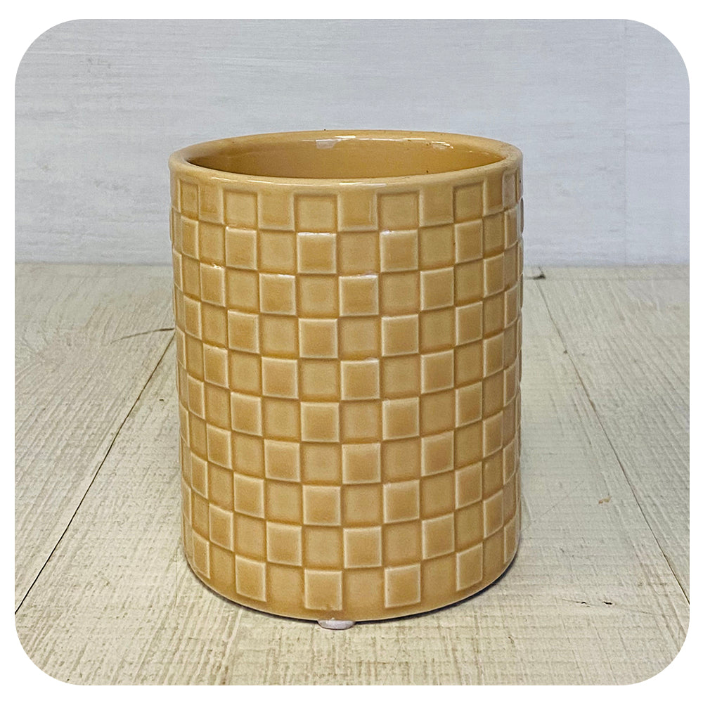 Ceramic Embossed Pot