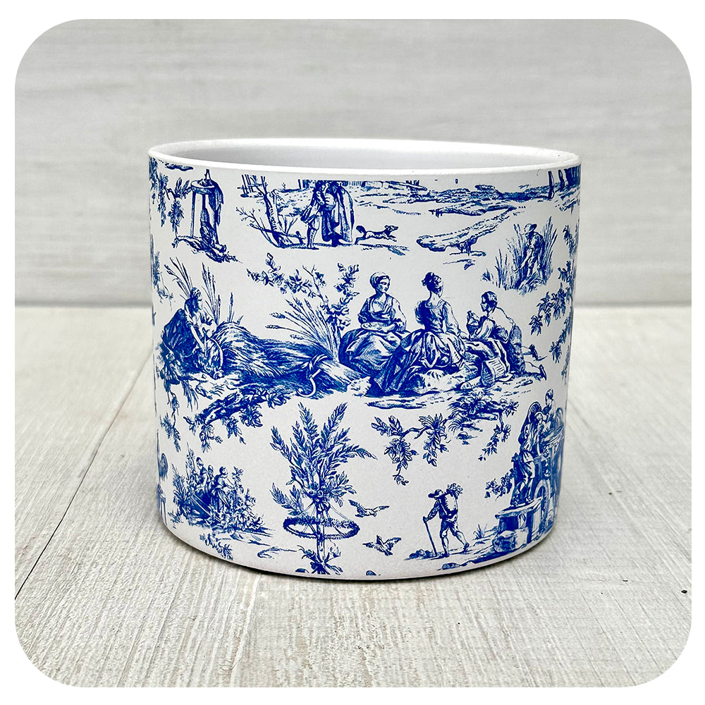 Classical Farm Scene Planter