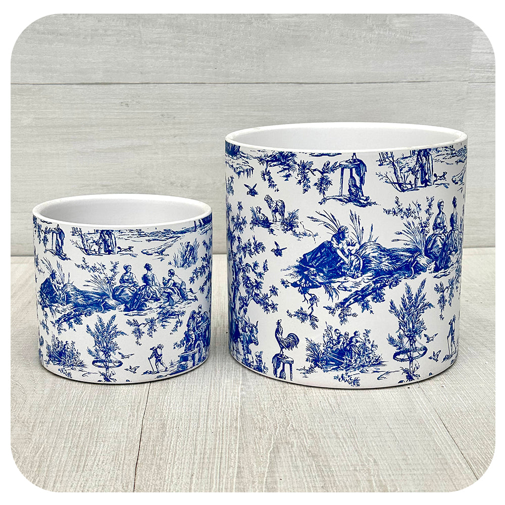 Classical Farm Scene Planter