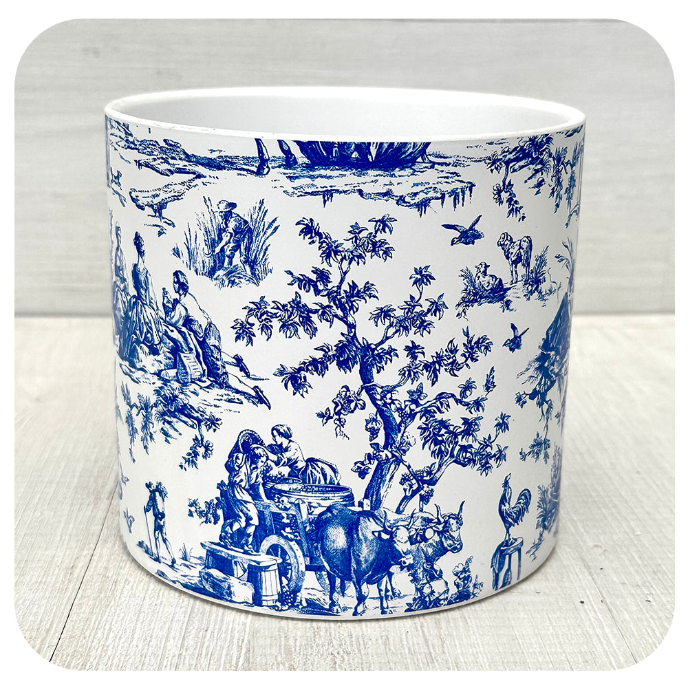 Classical Farm Scene Planter