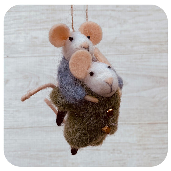 Piggyback Felt Mouse