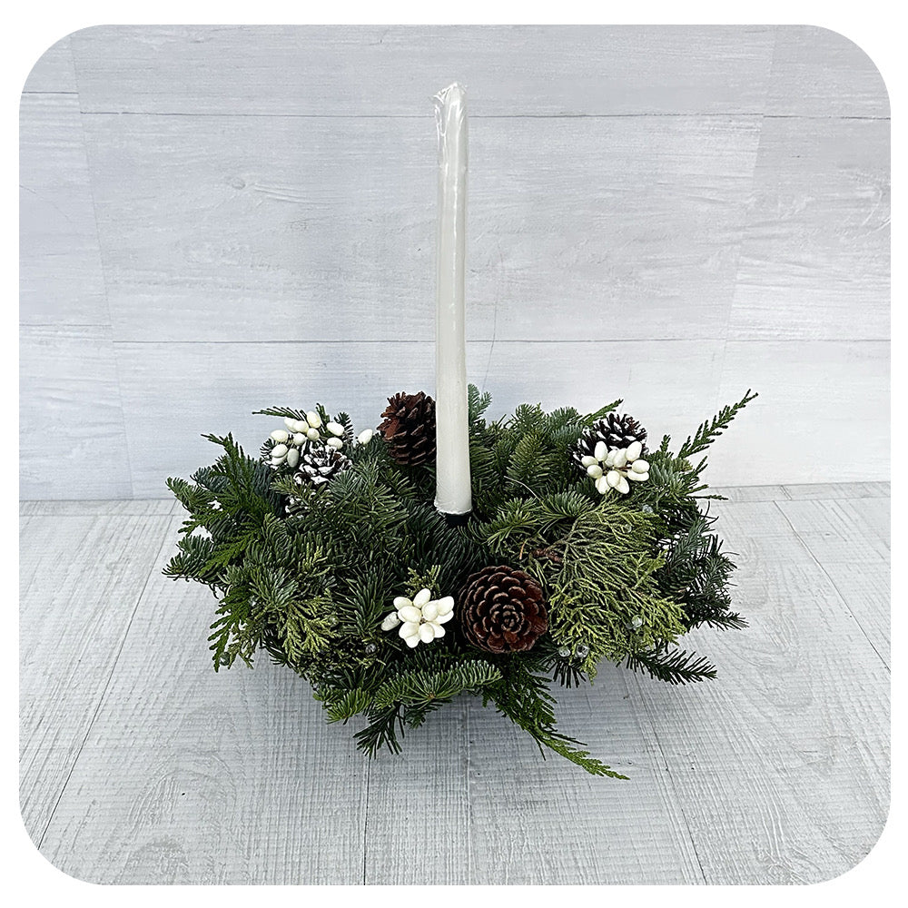 Centrepiece with White Details