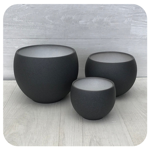Luna Pot - Anthracite - Davenport Garden Centre
