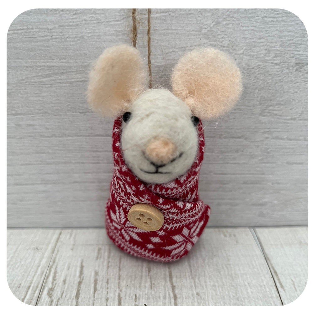 Felt Mouse in Blanket