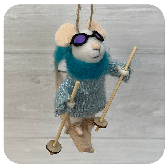 Mouse on Skis with Goggles
